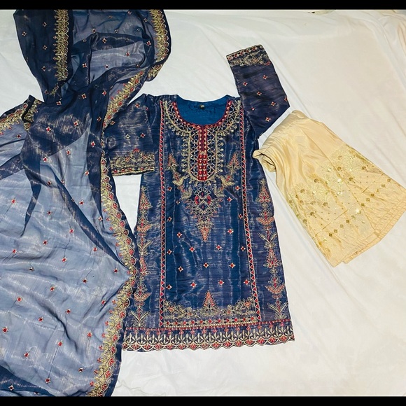 Sold - Picture 3 of 11